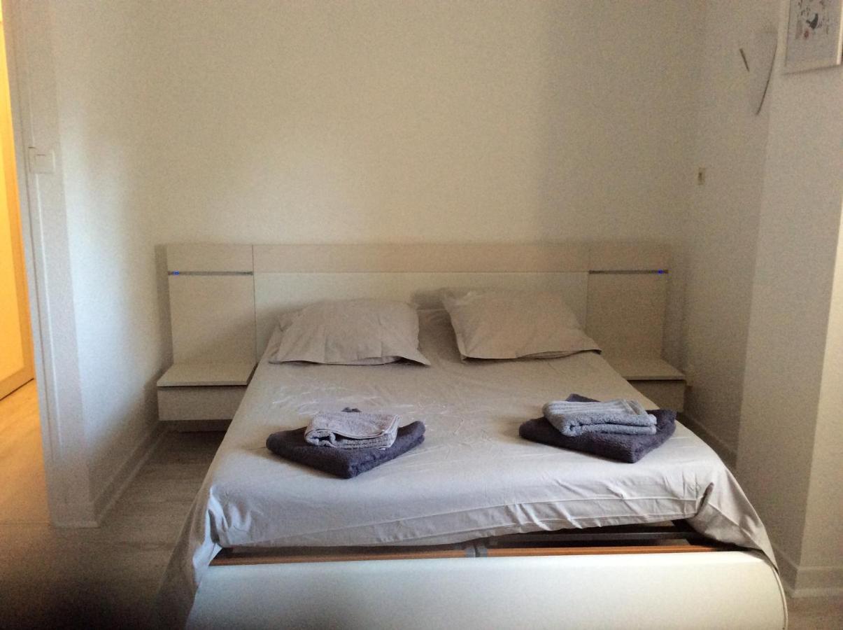 Gites Et Chambres D'Hotes Les Roses The オートリーヴ エクステリア 写真